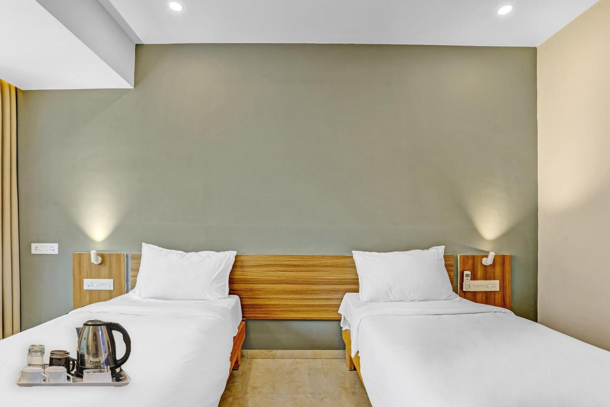 Hotel Townhouse Somani Apta Exterior foto